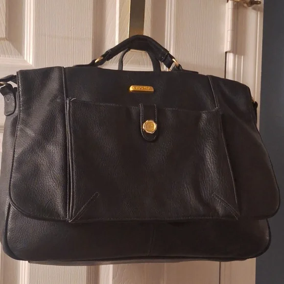 Black Leather Shoulder Bag By Capezio - Picture 1 of 16